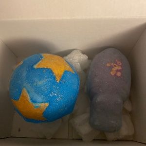 LUSH Christmas Bathtime Bazaar Bath bomb set